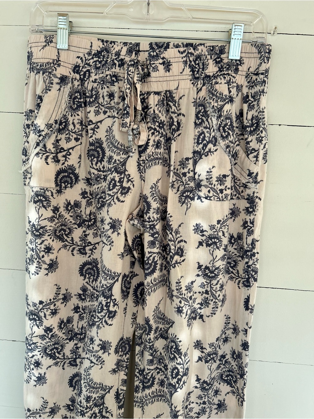 Knox Rose Cream and Navy Toile Print Pants, Size Small - Picture 4 of 7